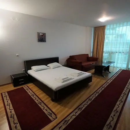 In Del Sol Апартамент Приморско